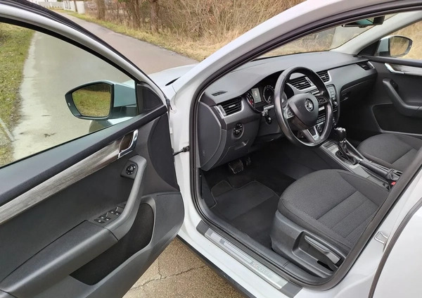 Skoda Octavia cena 51900 przebieg: 226000, rok produkcji 2015 z Staszów małe 497